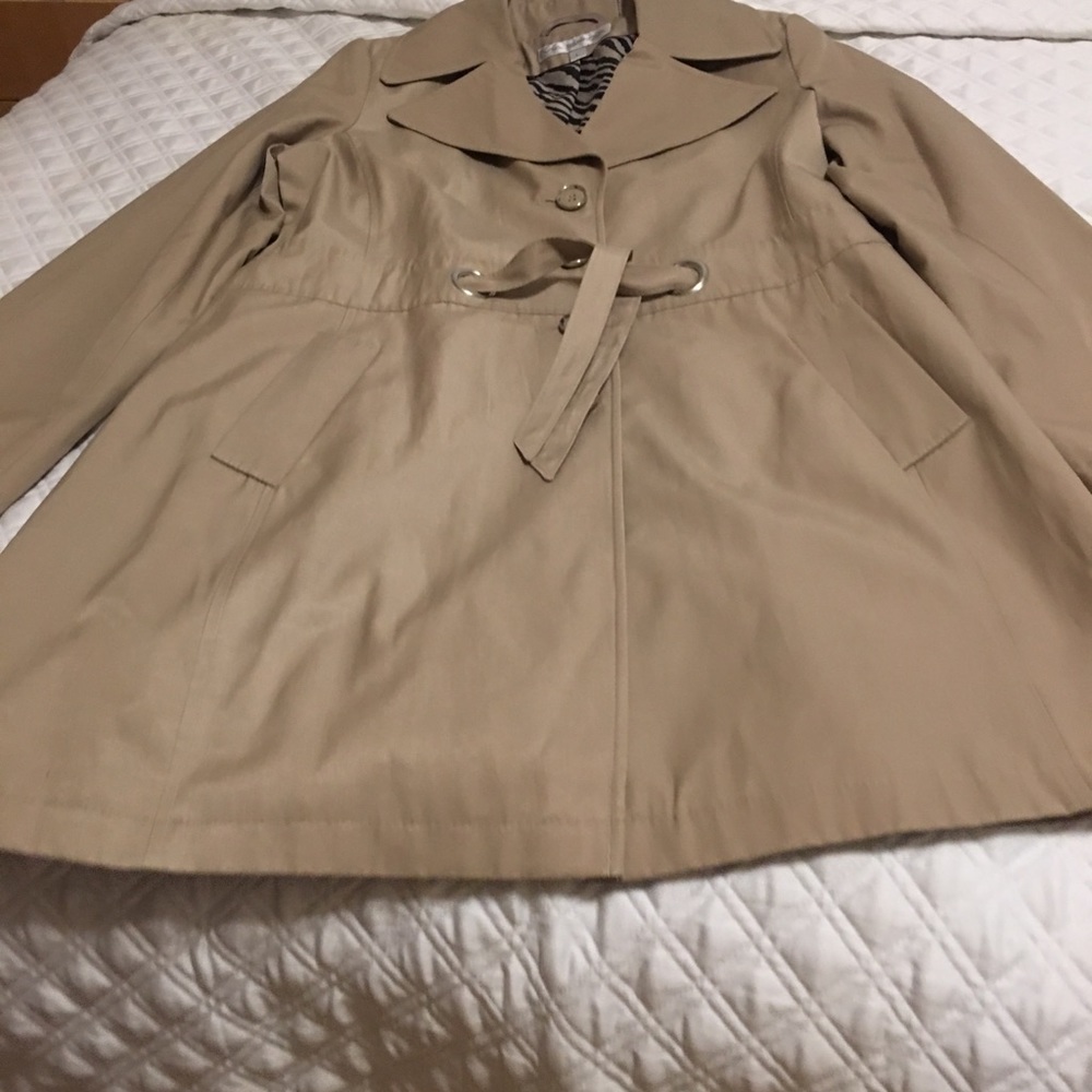 TRENCH 3/4 Length coat